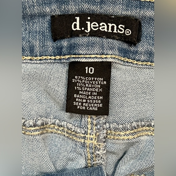 d. jeans - Picture 3 of 3